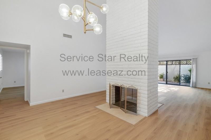 1336 E Maryland Ave #4 - Photo 4 of 19