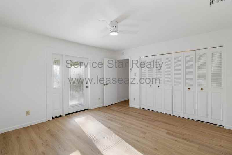 1336 E Maryland Ave #4 - Photo 7 of 19