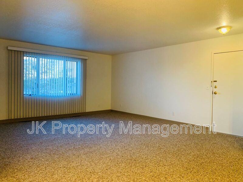 1613 Sand Ct #07 - Photo 3 of 11