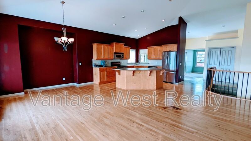 2585 Copper Ridge Dr - Photo 2 of 19