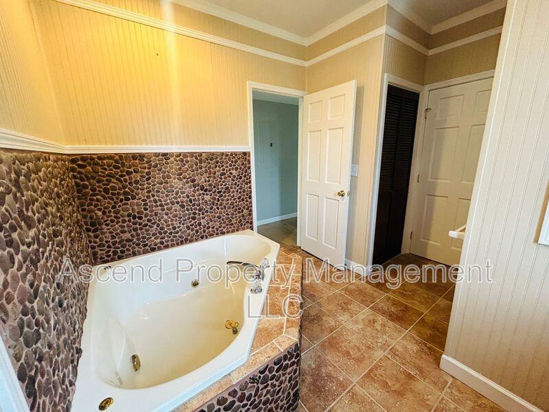 16 Pioneer Ln - Photo 7 of 12