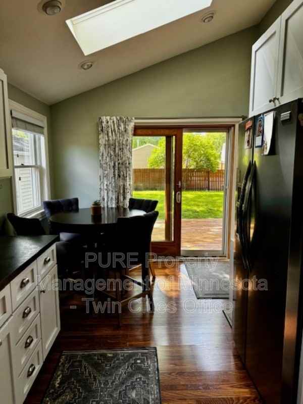2606 Idaho Ave S - Photo 2 of 18