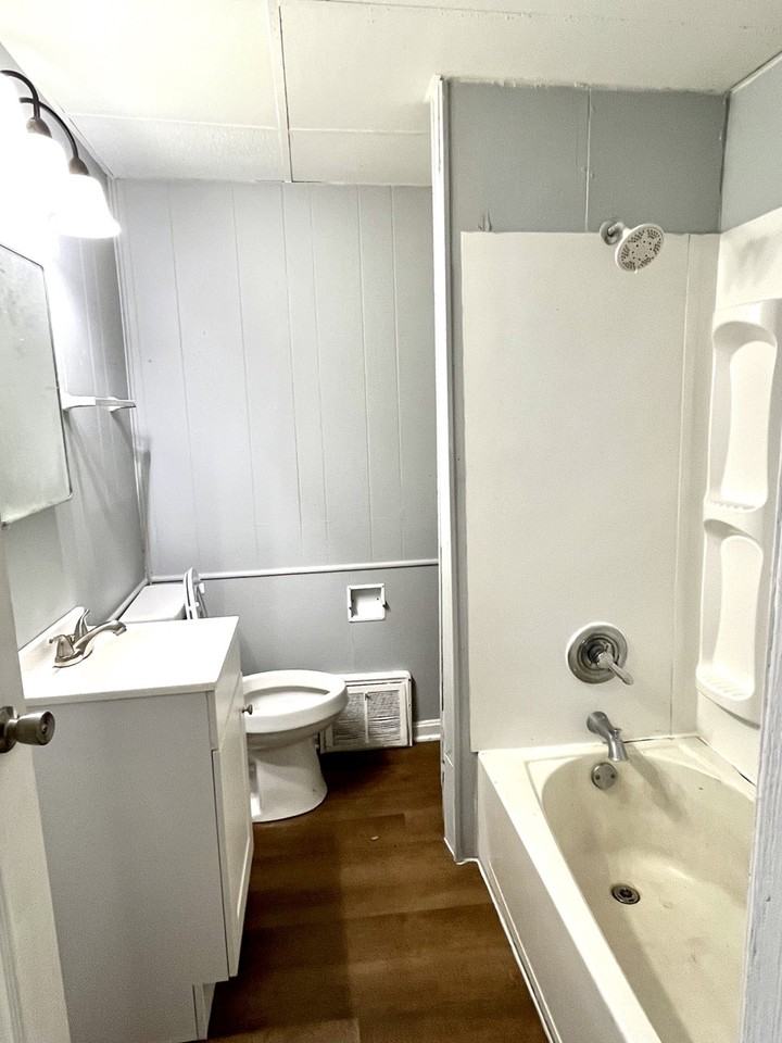 1601 S Linwood Ave #1 - Photo 6 of 7