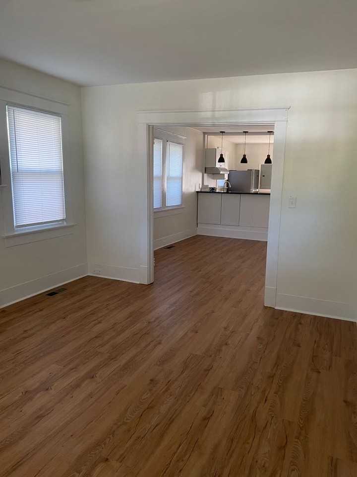 407 S 17th St - Photo 6 of 17