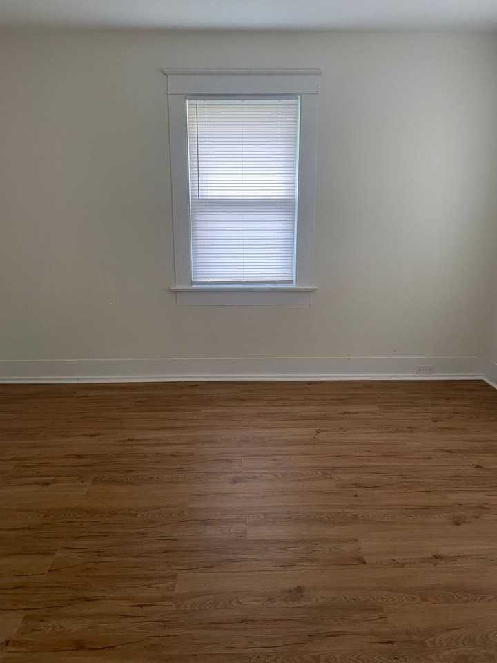407 S 17th St - Photo 7 of 17