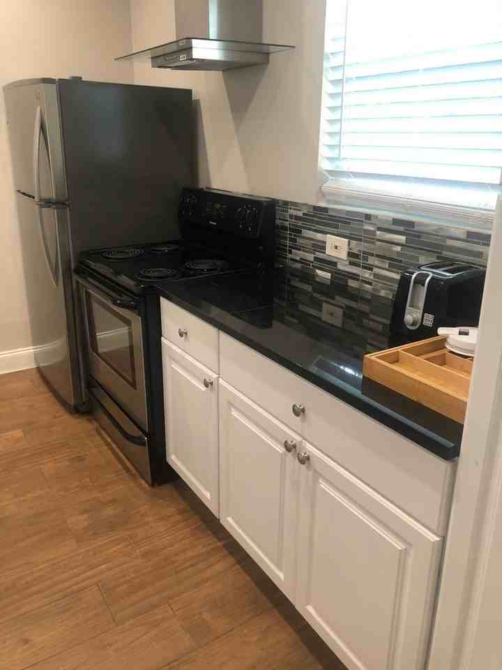1012 E Oak St - Photo 4 of 15