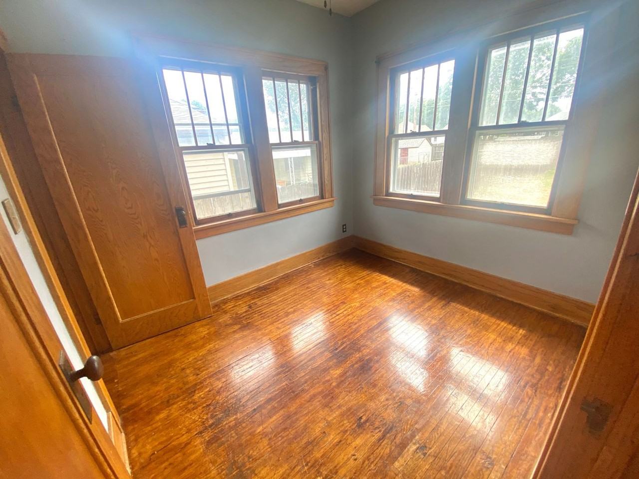 6511 Ballard Ave - Photo 3 of 7