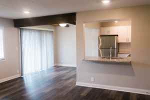 featured image of 2917 2901, 2905, 2911, 2917 Rollins Rd