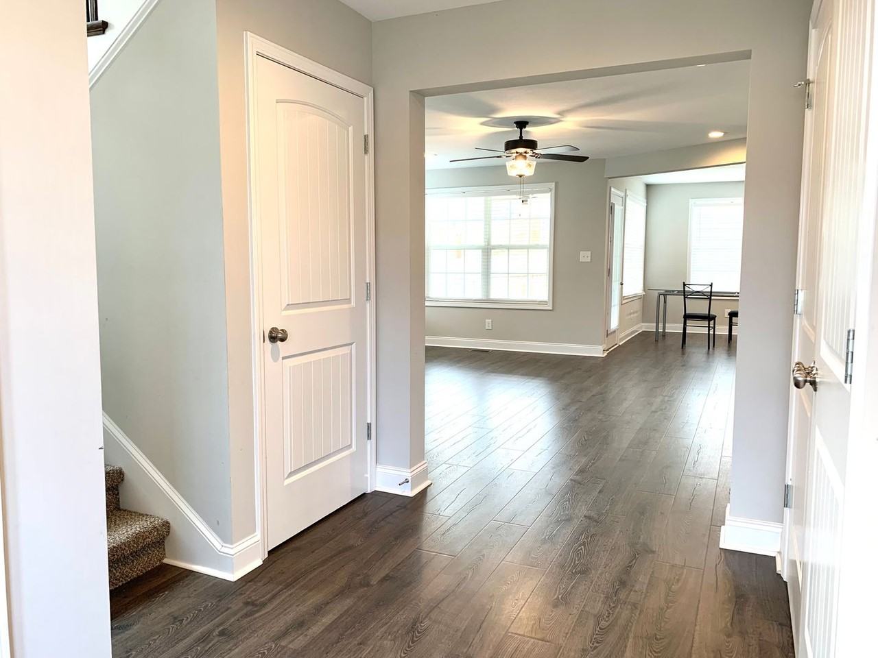712 Banister Dr - Photo 2 of 37