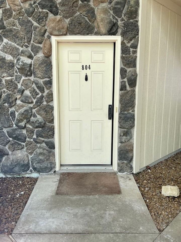 804 Park De Ville Pl - Photo 2 of 3