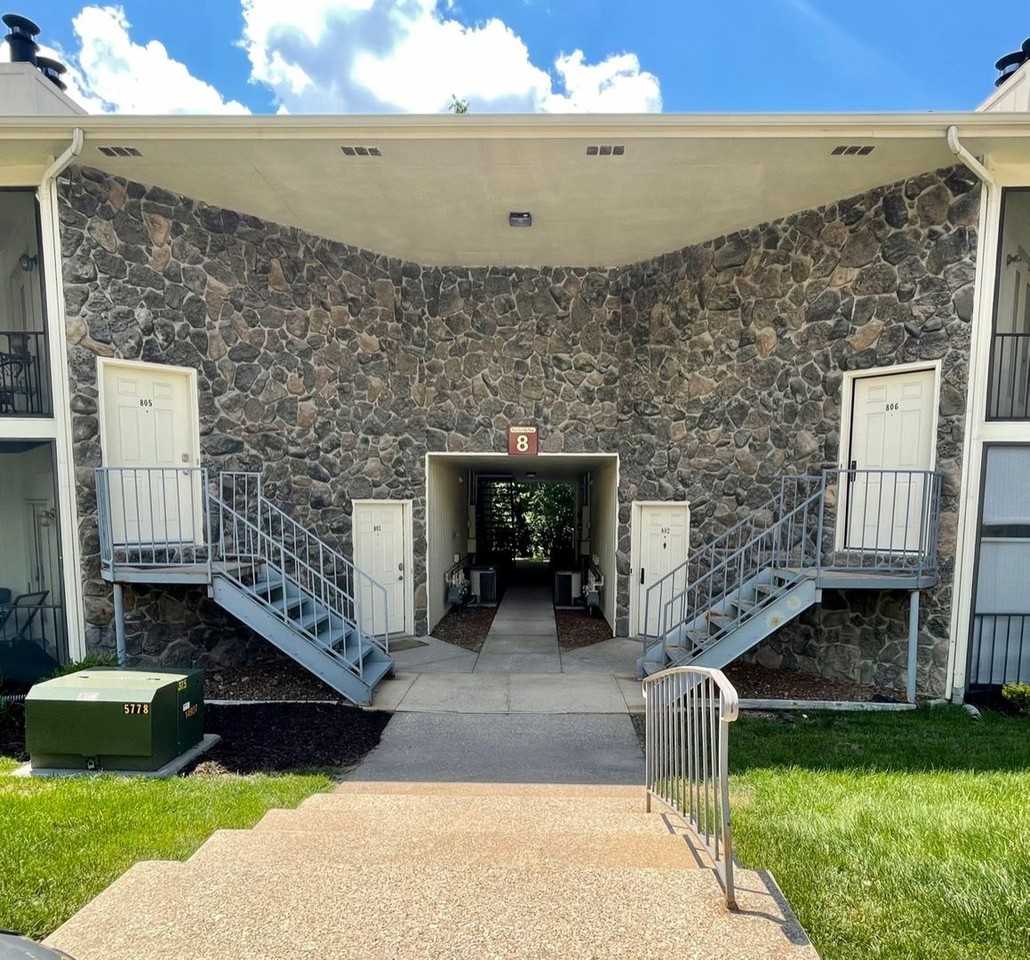 804 Park De Ville Pl - Photo 3 of 3