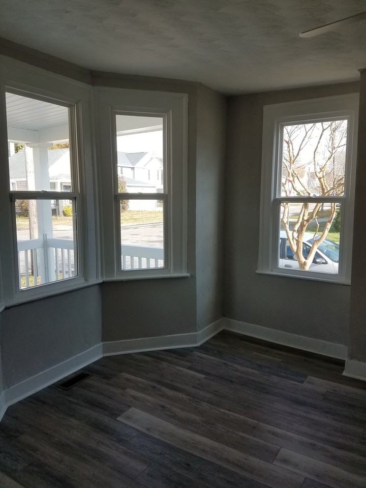 1301 W 27th St - Photo 2 of 19