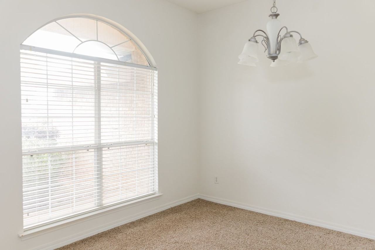 25759 Keldon Ct - Photo 4 of 32
