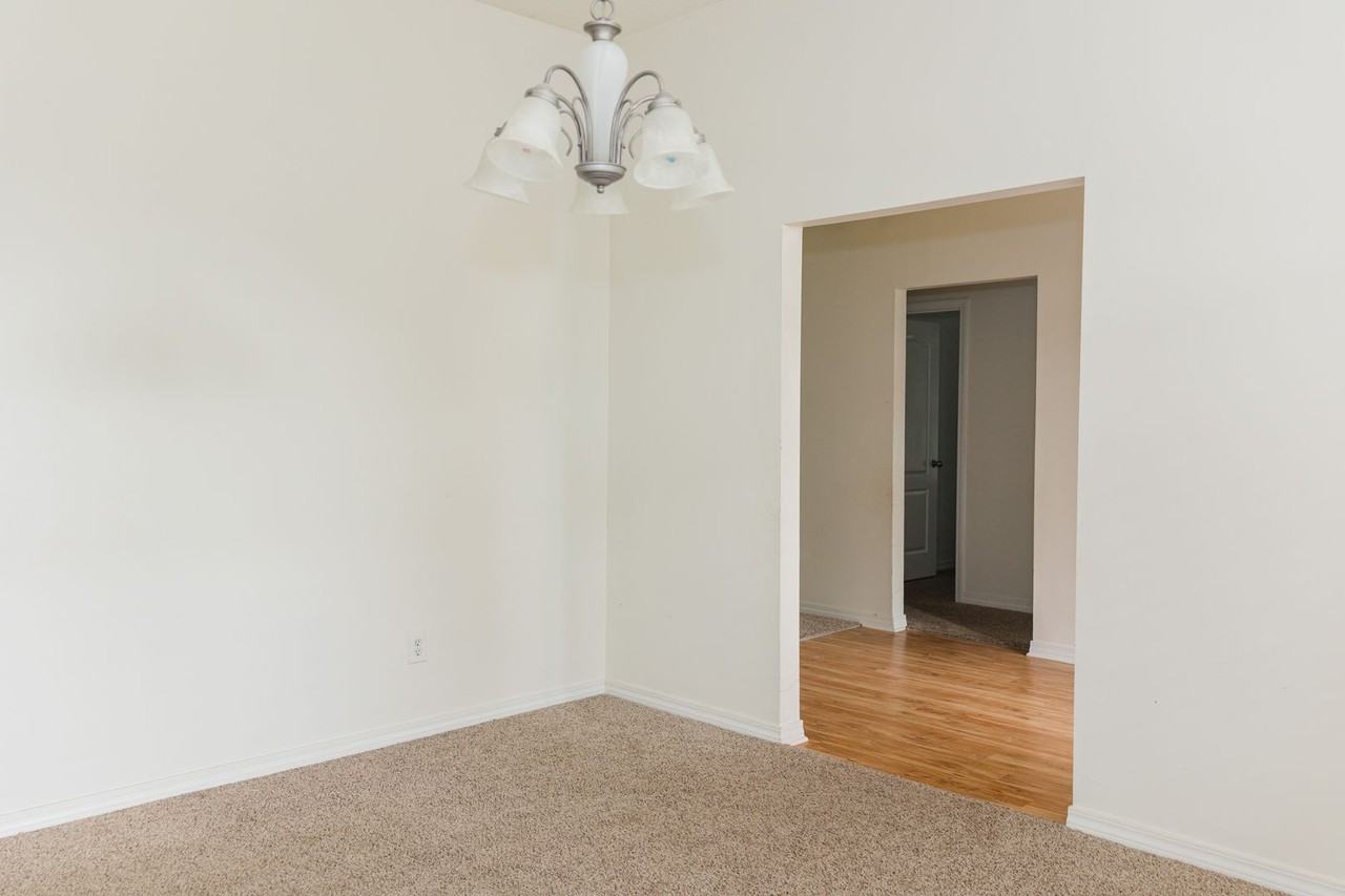 25759 Keldon Ct - Photo 5 of 32