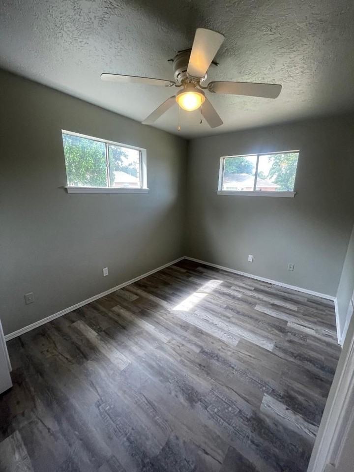 911 Deonne Cir - Photo 7 of 12