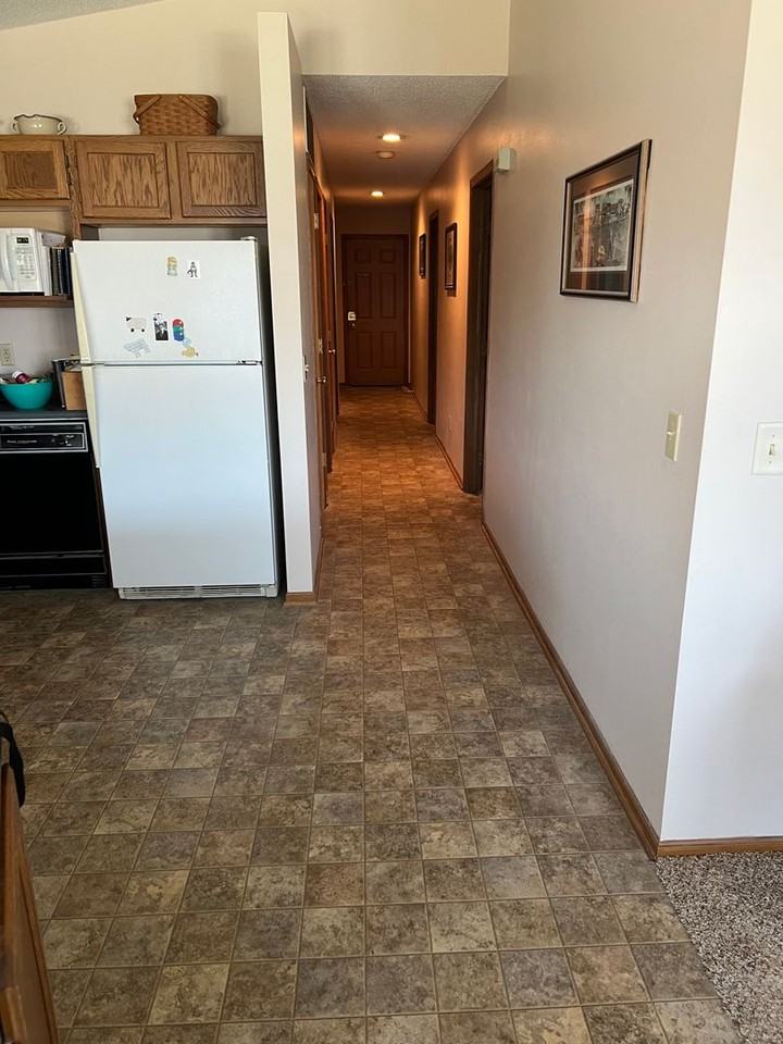 2268 Graceland Rd - Photo 3 of 5