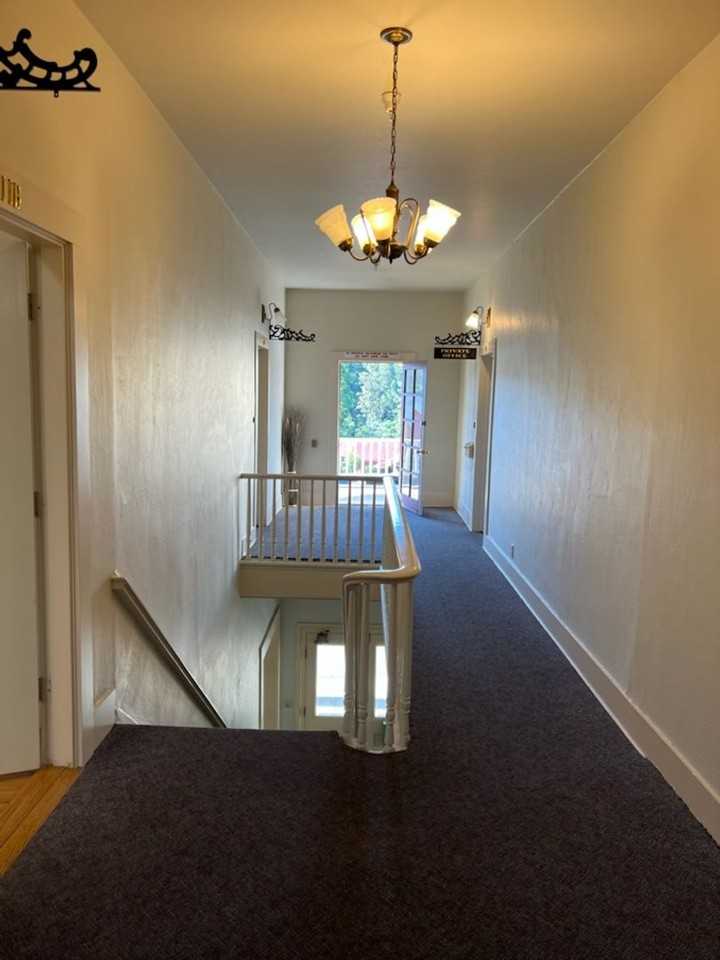 408 Broad St - Photo 5 of 31