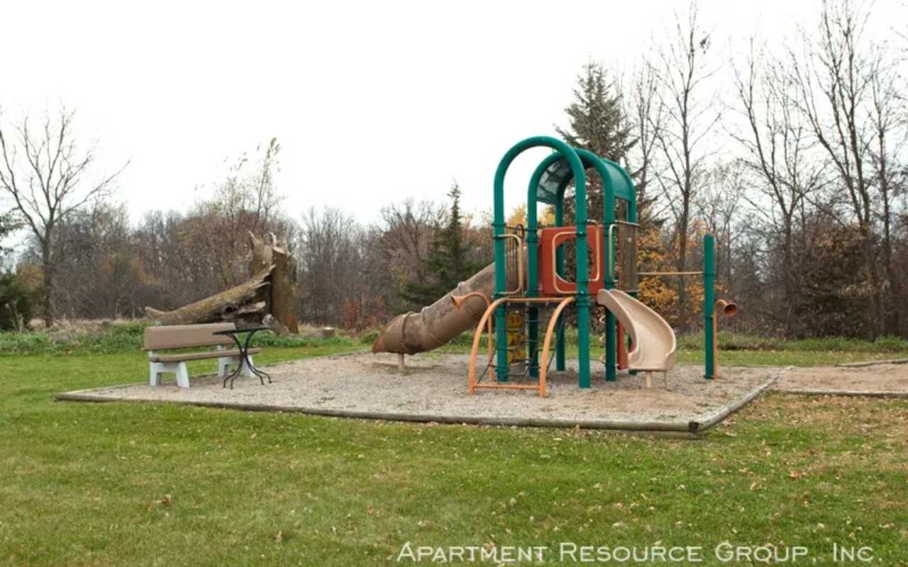 461 Merriman Dr - Photo 2 of 11