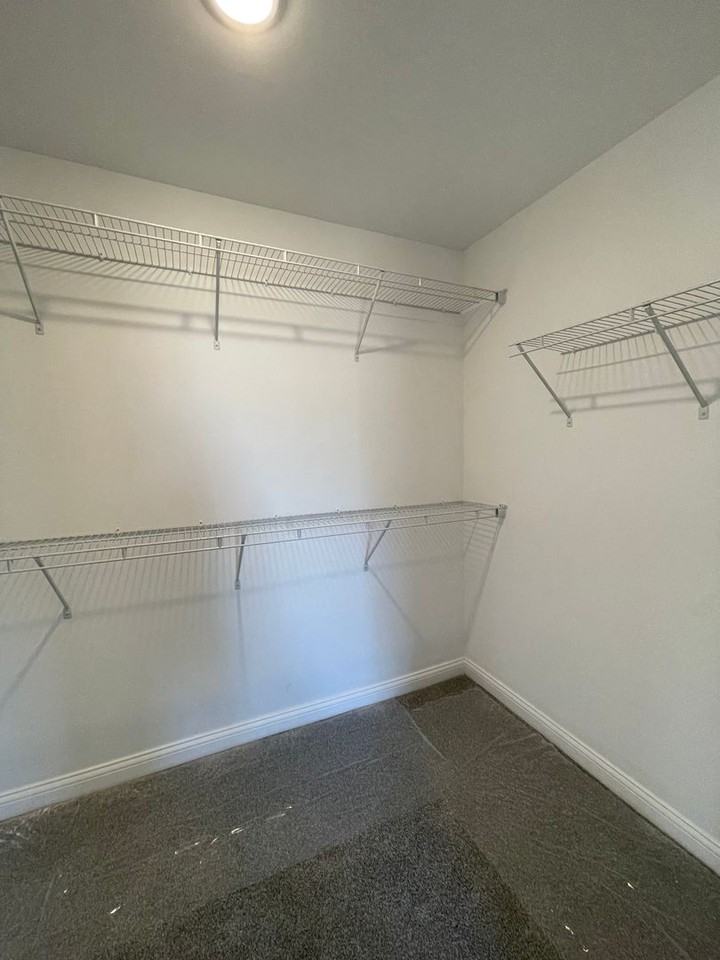121/123 Tucker Ln - Photo 2 of 6