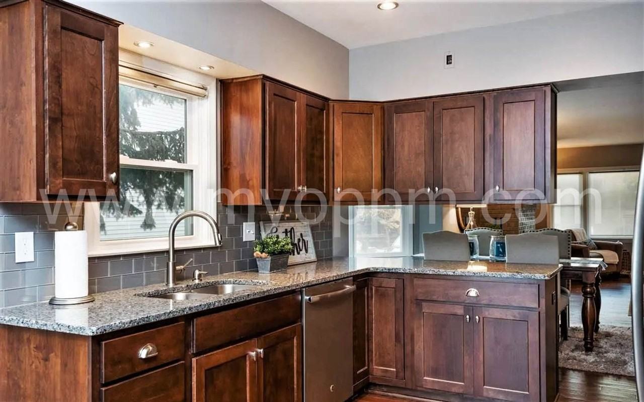 1325 S 31st St - Photo 3 of 33