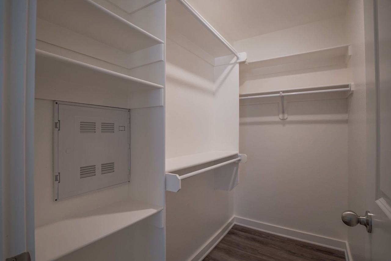 580 N Littleleaf Ter - Photo 5 of 12