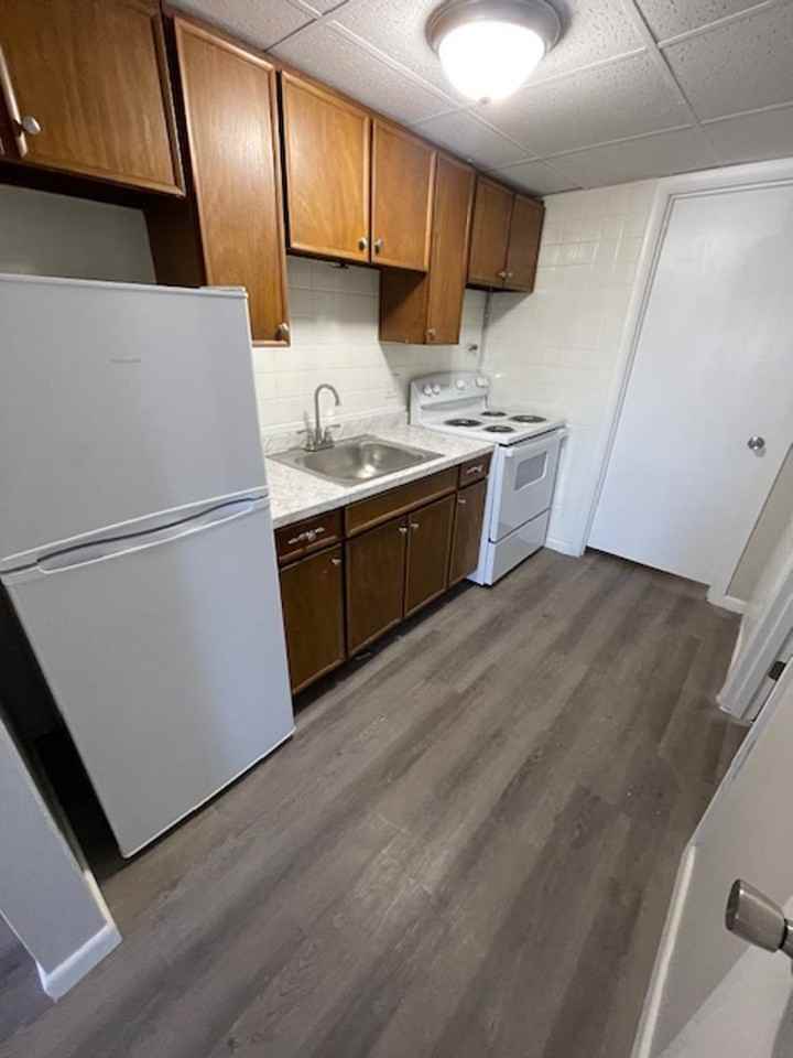 97 Winsor Street - Photo 3 of 11