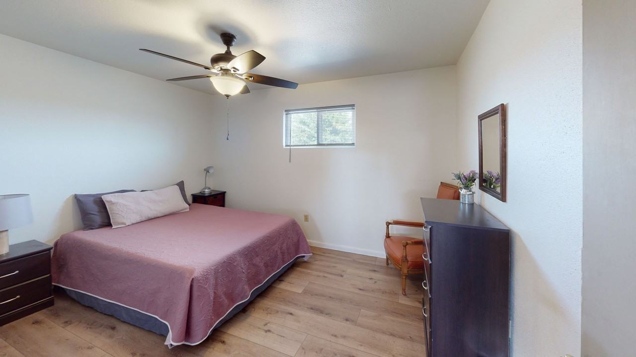 1521 S Granite St - Photo 6 of 10