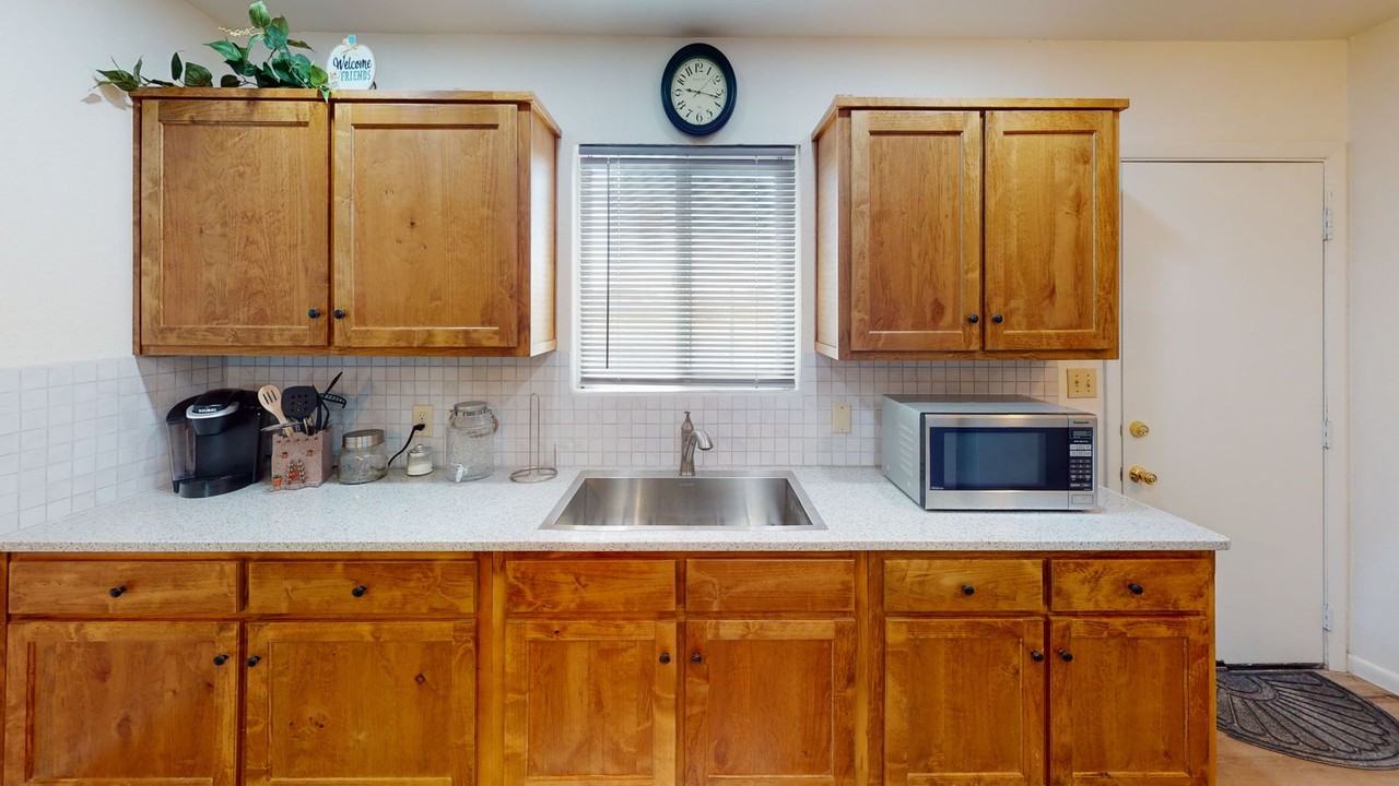 1521 S Granite St - Photo 7 of 10