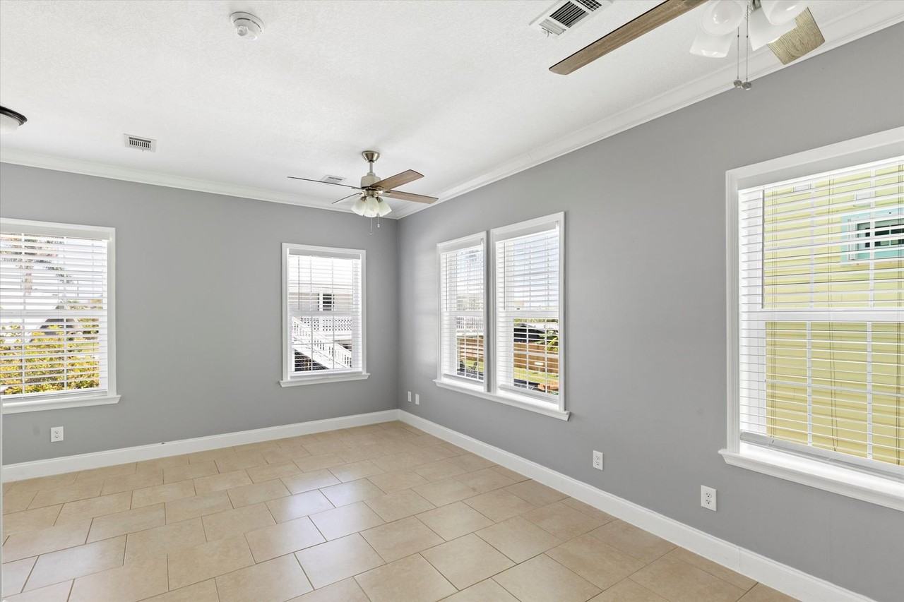 22 Ed Swift Rd - Photo 3 of 18