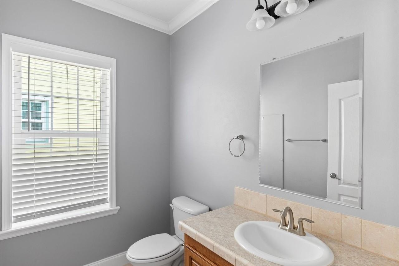 22 Ed Swift Rd - Photo 6 of 18