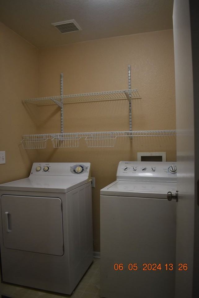 7916 S Kittredge St - Photo 7 of 17