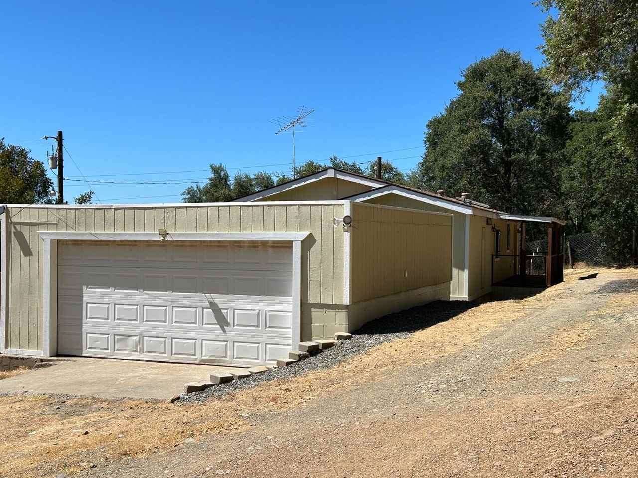 5880 Miners Ranch Rd - Photo 2 of 15