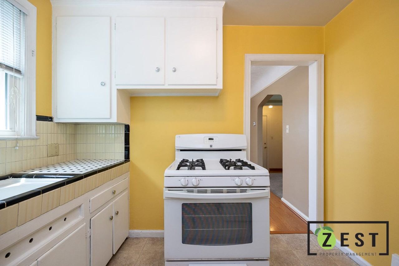 18416 Washburn St - Photo 7 of 21