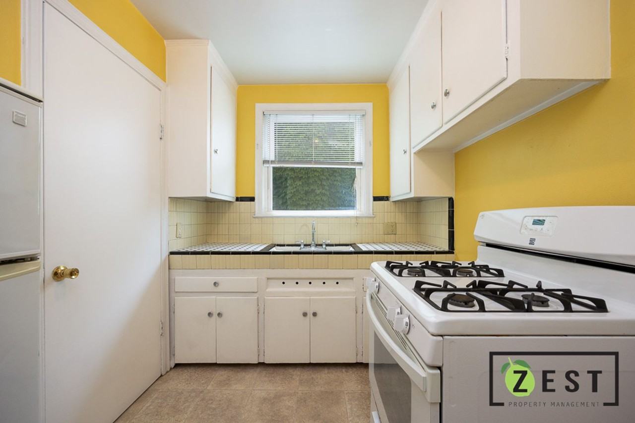 18416 Washburn St - Photo 5 of 21