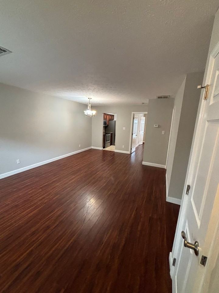 6902 Kings Crossing Way - Photo 3 of 14