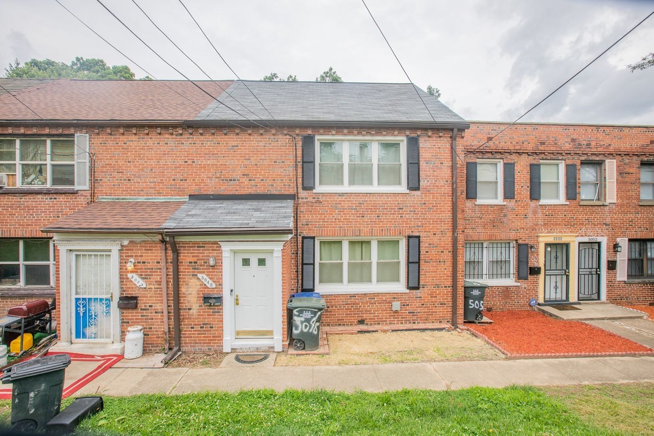 5046 Just St Ne - Photo 2 of 27