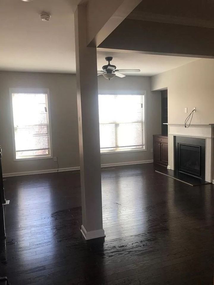 824 Ivy Vine Way - Photo 3 of 14