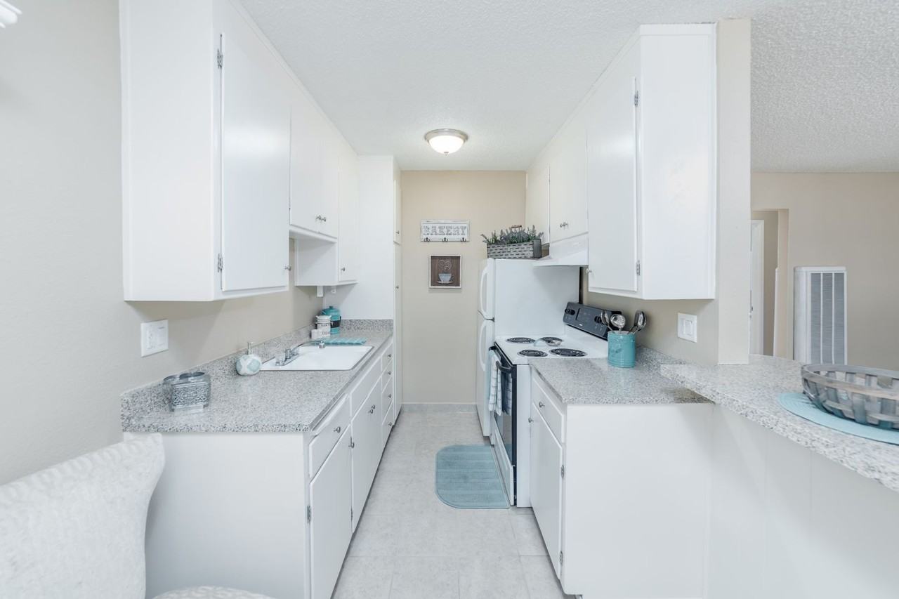 950 S. Garfield St. - Photo 6 of 15