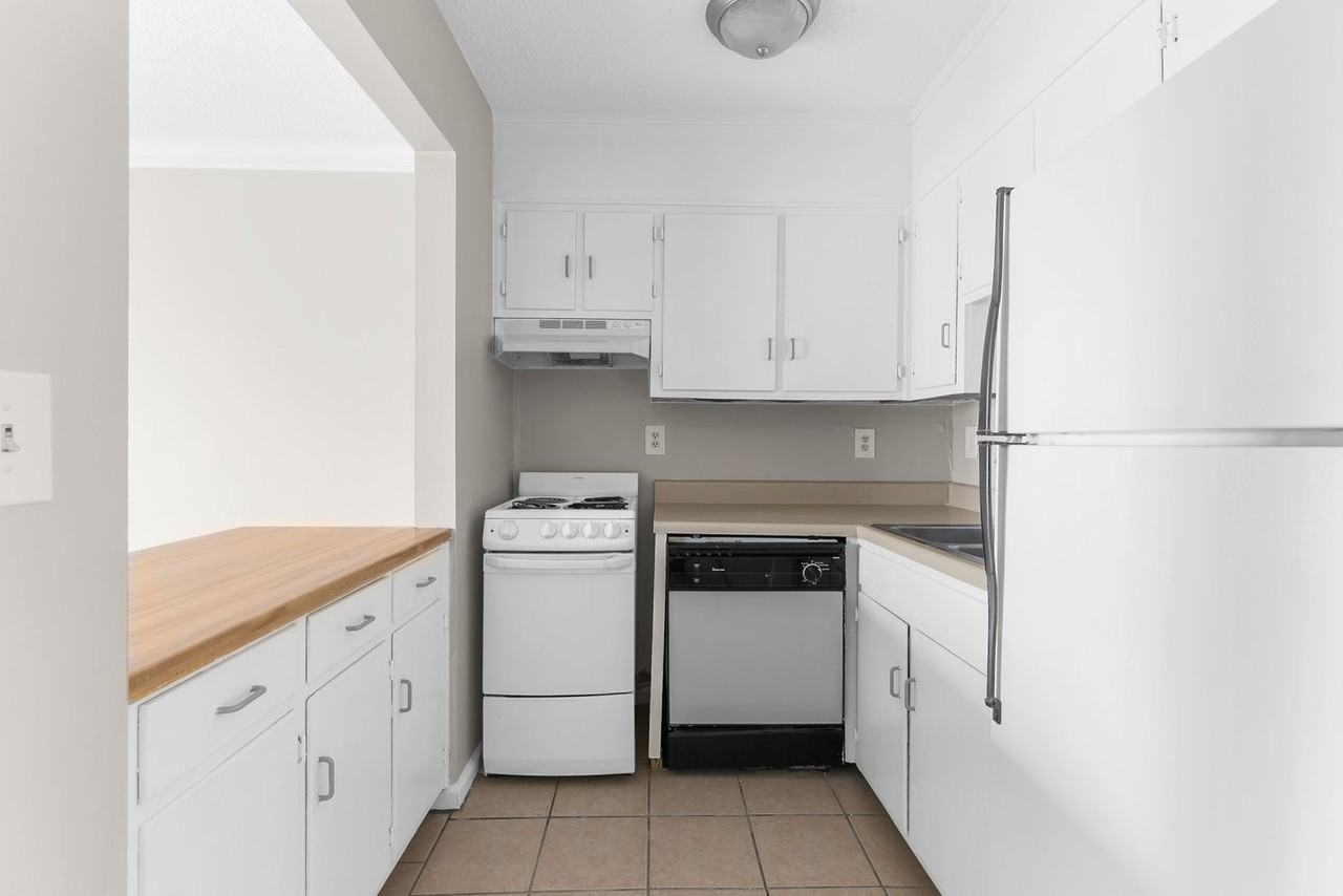 Signal Hill - Photo 2 of 16