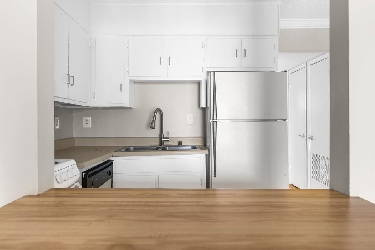 Signal Hill - Photo 7 of 16