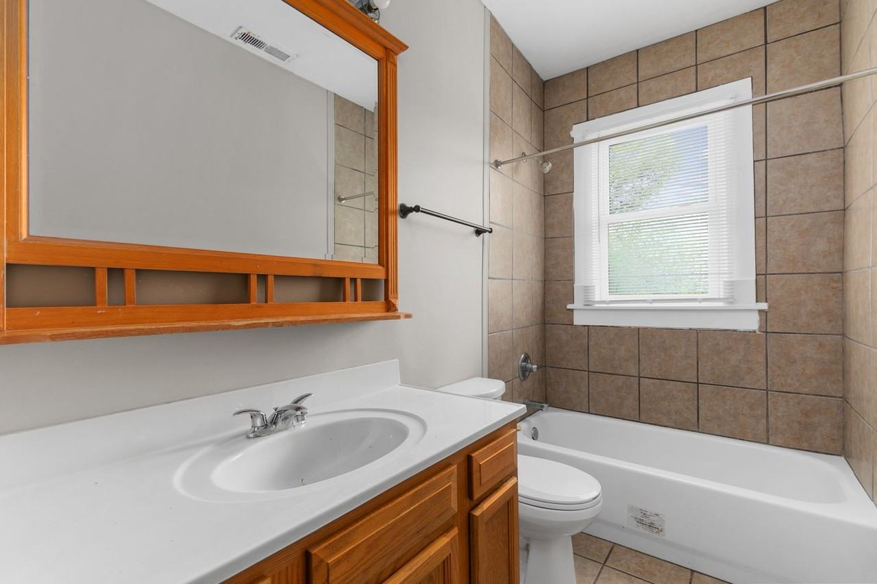 The Alys House - Photo 3 of 37