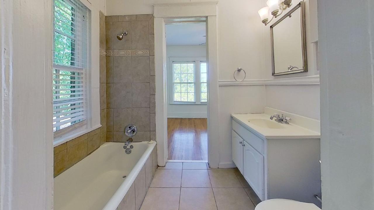 Henger Hall - Photo 2 of 19