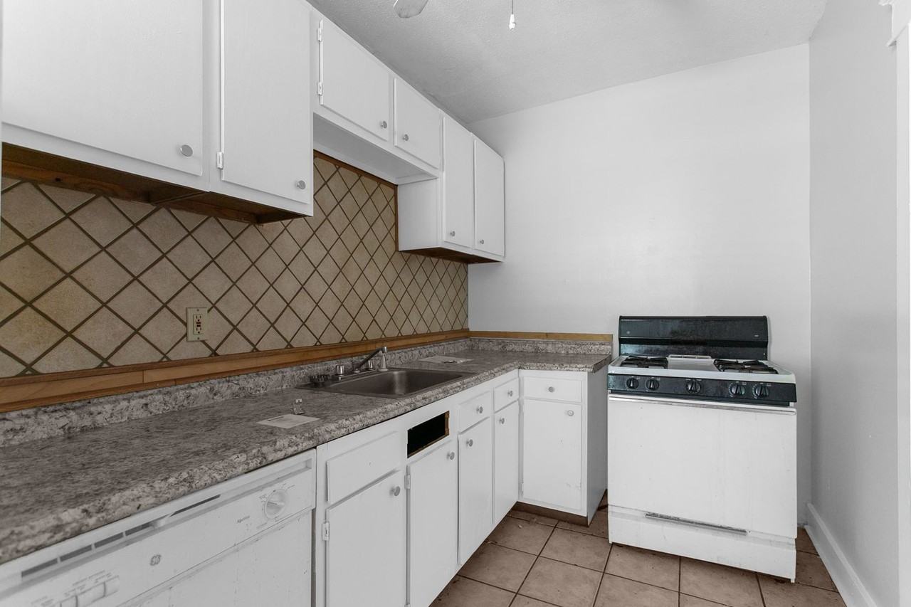 Henger Hall - Photo 4 of 19