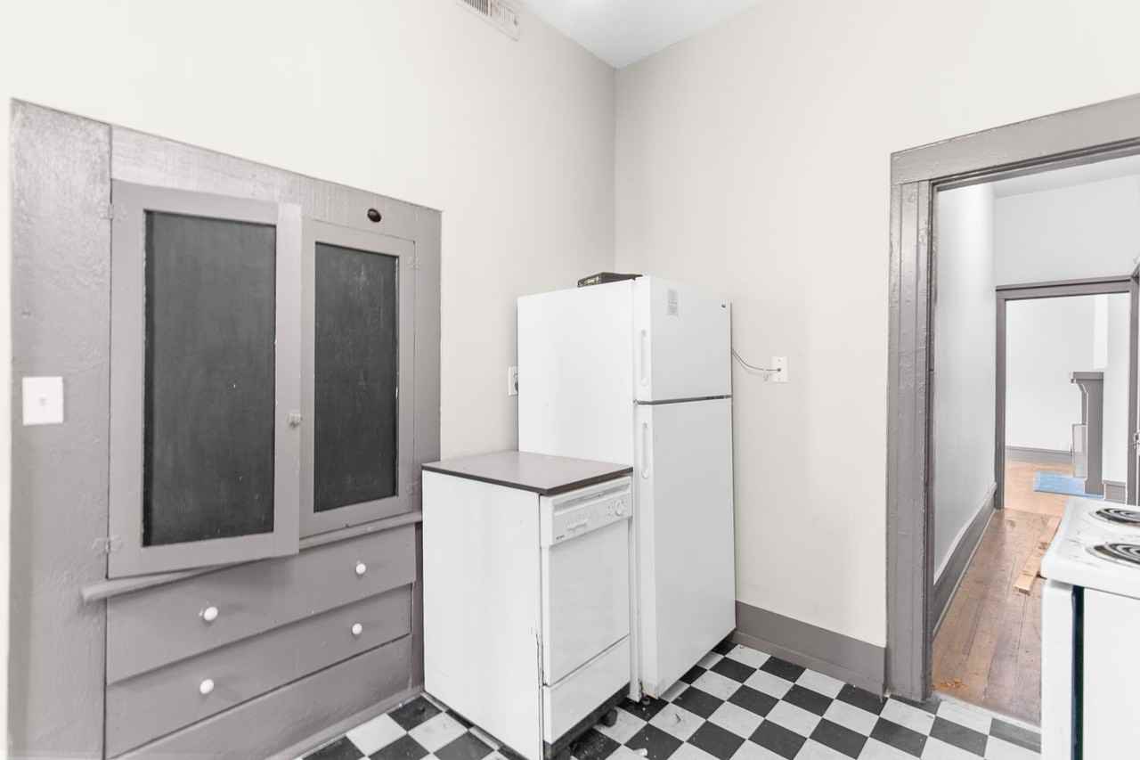 Fleetwood Apartments - Photo 7 of 17