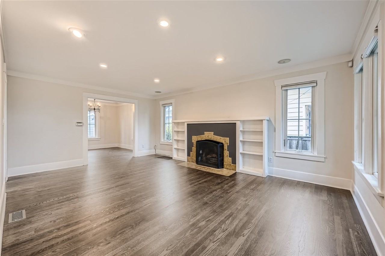 7522 9th Ave Ne - Photo 3 of 34