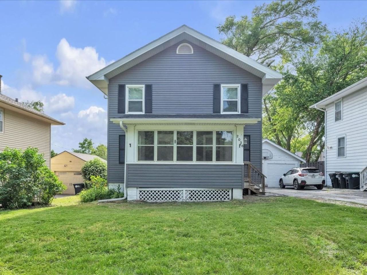 2036 N 50th Ave - Photo 2 of 27