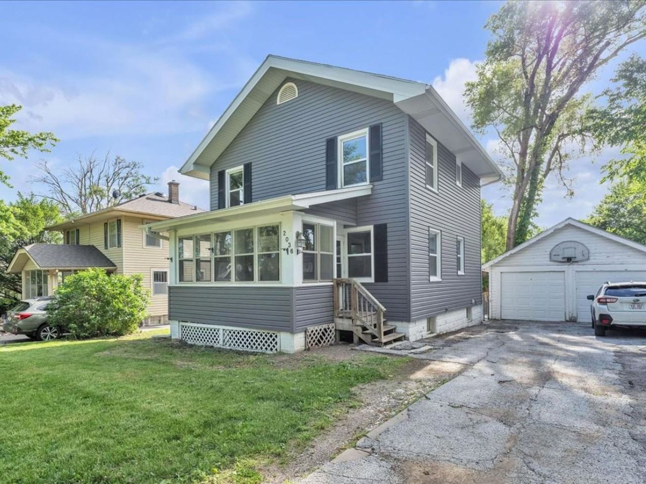 2036 N 50th Ave - Photo 3 of 27