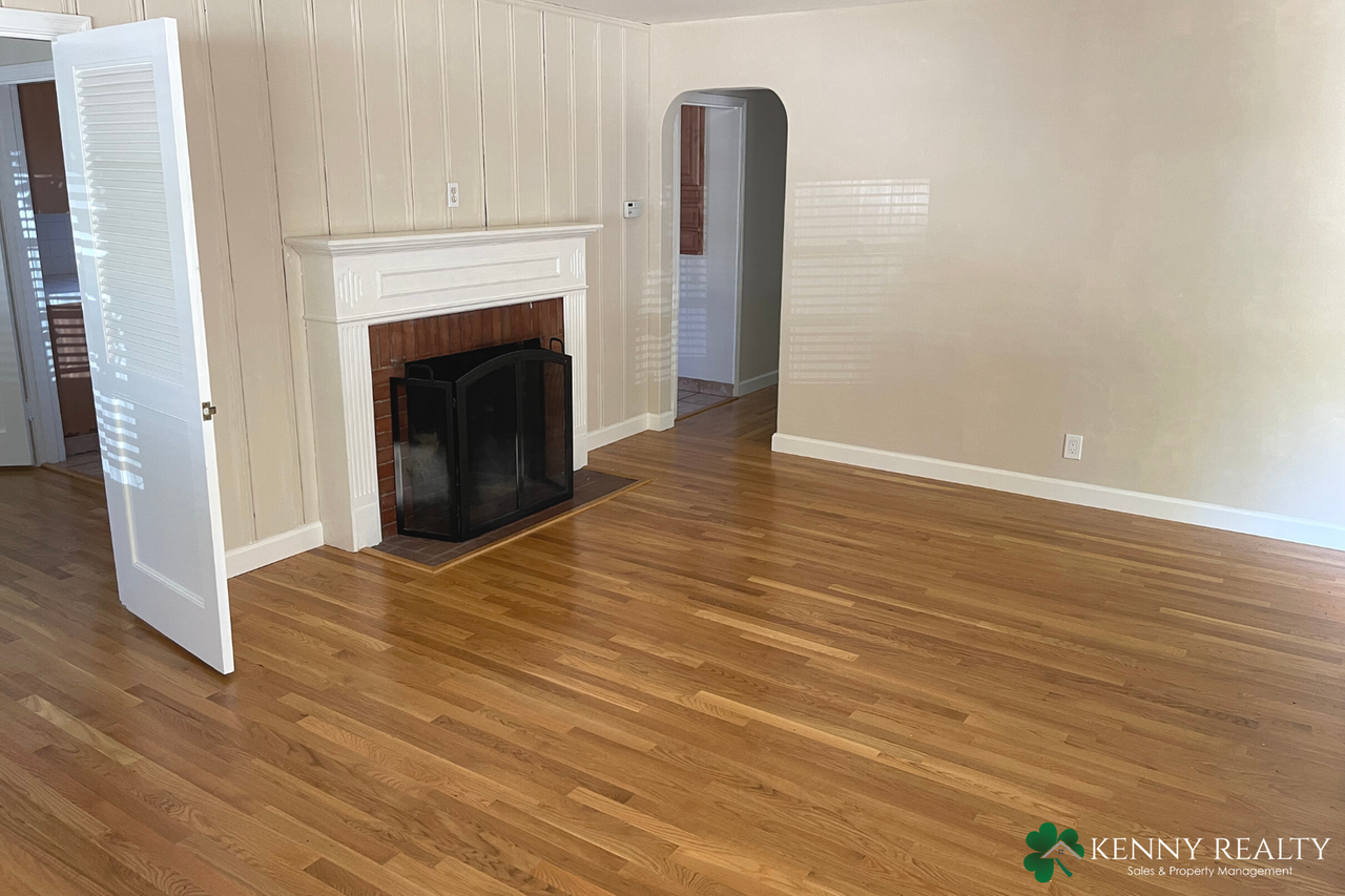 123 Beverly Dr - Photo 2 of 21