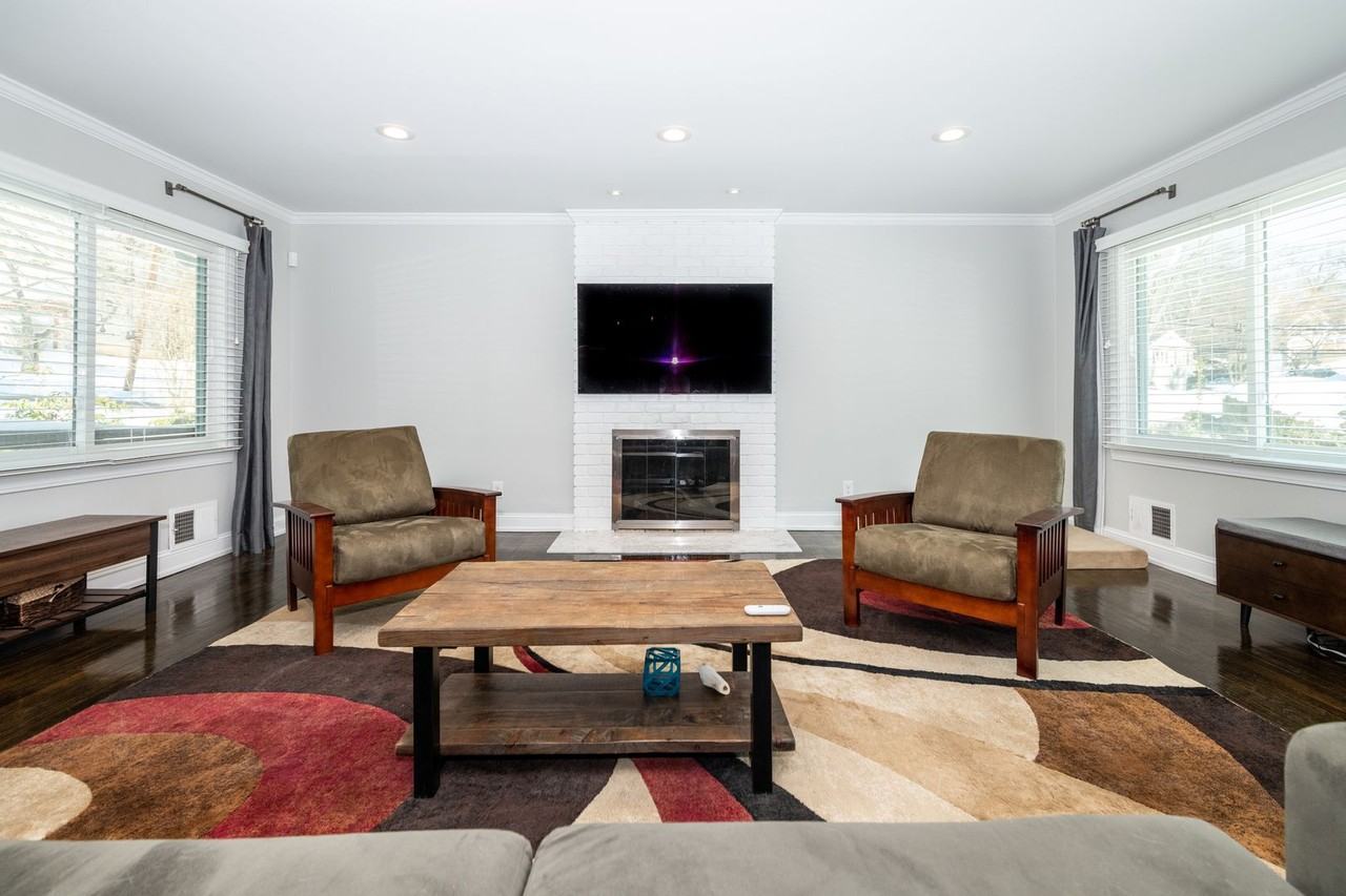 10 Pine Ridge Rd - Photo 2 of 42