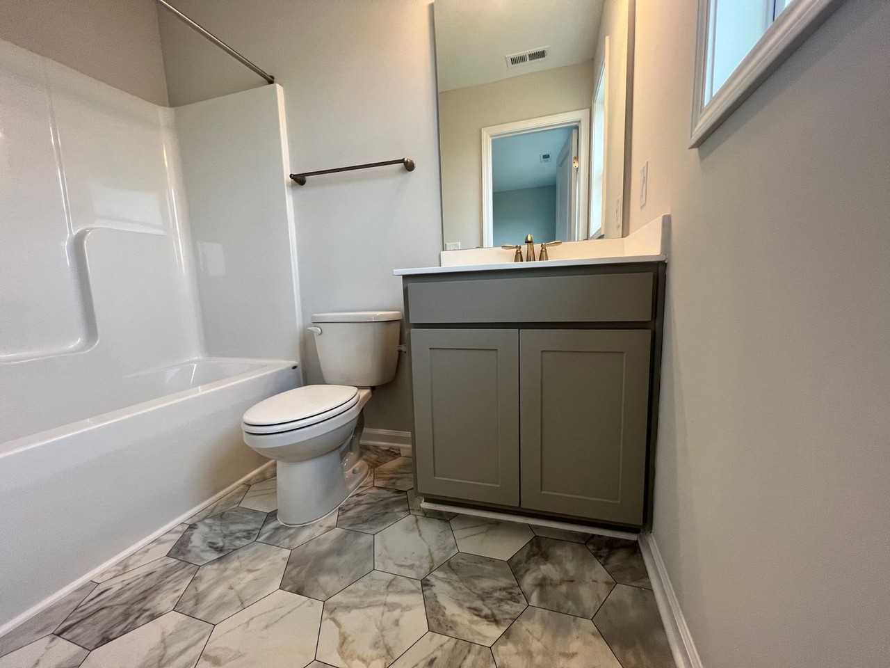 201 Spirea Dr - Photo 5 of 13